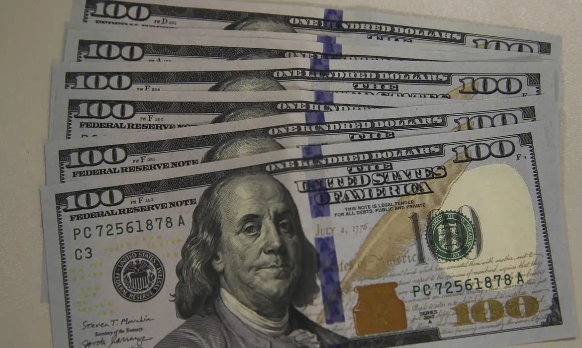 Decisão do Fed sobre juros deve influenciar câmbio, inflação e combustíveis no Brasil - Imagem do artigo